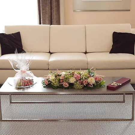 Old Town Square By Emblem Apartmanhotel Prága