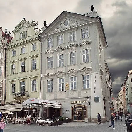 Old Town Square By Emblem Apartmanhotel 5*