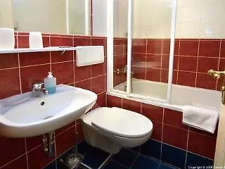 U Suteru Hotell Prag