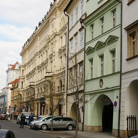 Almandine 4* Prague