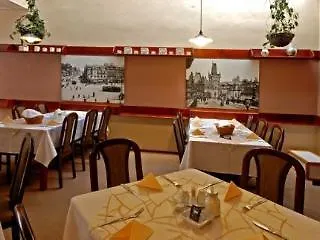 U Stare Pani - At The Old Lady מלון 4*