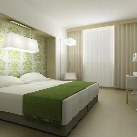 Hotel Occidental Five