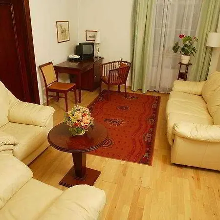 Cerna Liska Hotel