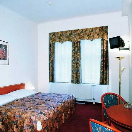 Club Hotel 3*