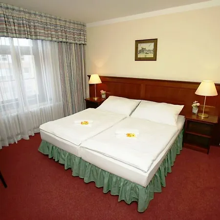 Hotel Lunik 3*