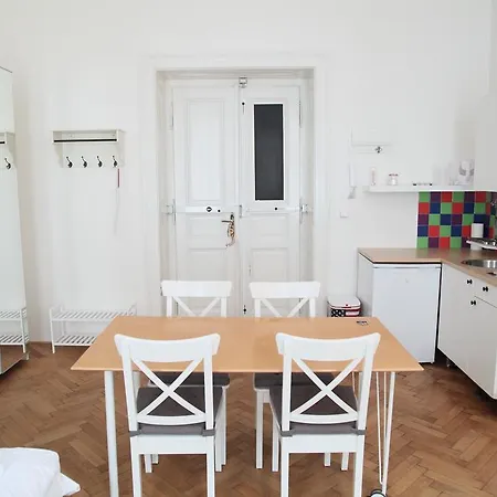 Charming Flats In Vinohrady | Praguestars Apartment *