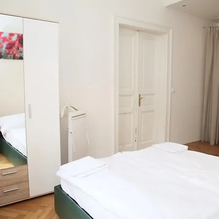 Apartment Charming Flats In Vinohrady | Praguestars