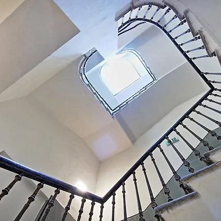 Rose Apartment