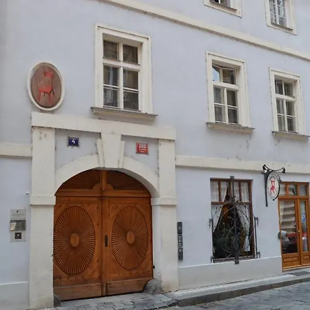 U Cervene Zidle - Red Chair Hotel Praga
