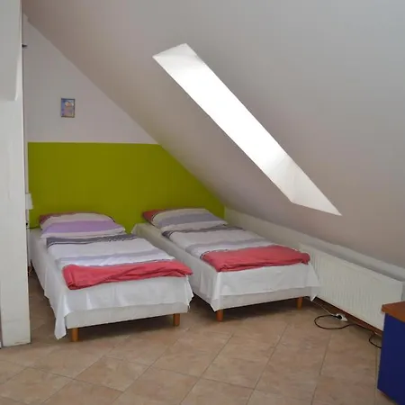 V Tunich Hostel Praga