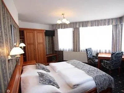 Old Hotell 3*