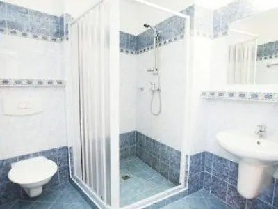 Old Hotell 3*