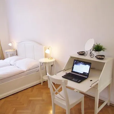 Charles Bridge Premium 4* Praha