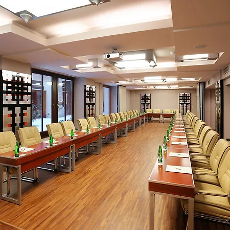 Majestic Plaza Hotel 4*