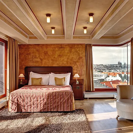 Majestic Plaza Hotel