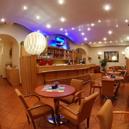 Ea Tosca Hotel 3*