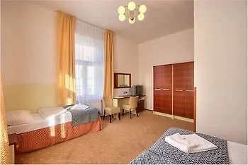 Atos Hotel 3*