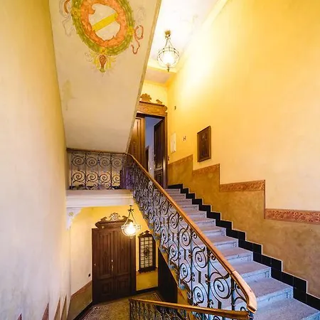 Apartment Triplex Kings In Old Town *
