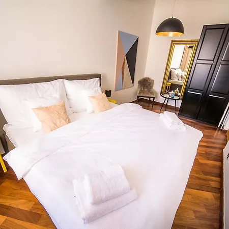 Apartment Triplex Kings In Old Town