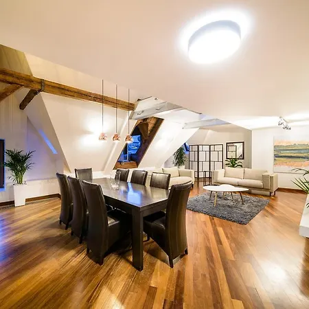 Triplex Kings In Old Town Apartment Prague