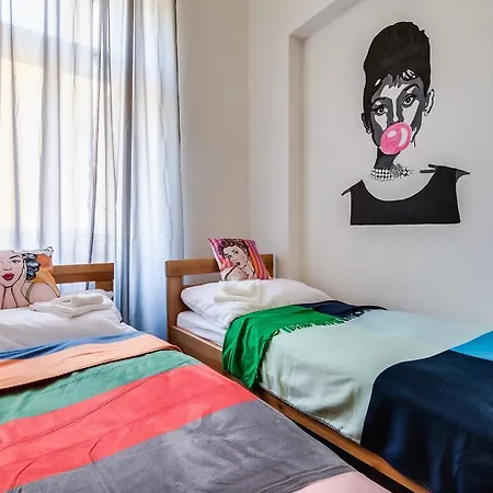 Apartment Pop Art *