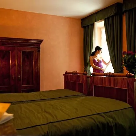 Roma Hotell 4*