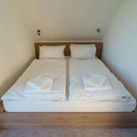 Koráb 2*