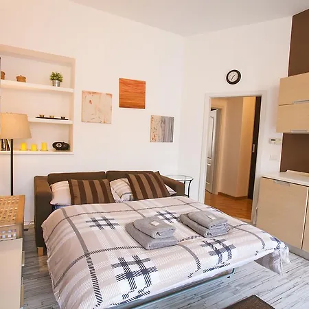 Apartment Sunny In Center Prague