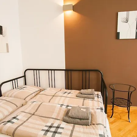 Sunny In Center Apartment Prague