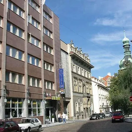 Luxury Family Bílá Labuť Hotel 4*