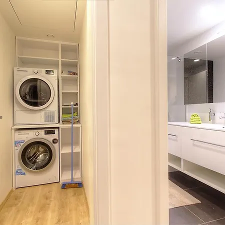 Exclusive In Luka Apartment