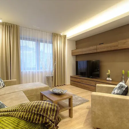 Exclusive In Luka Apartment