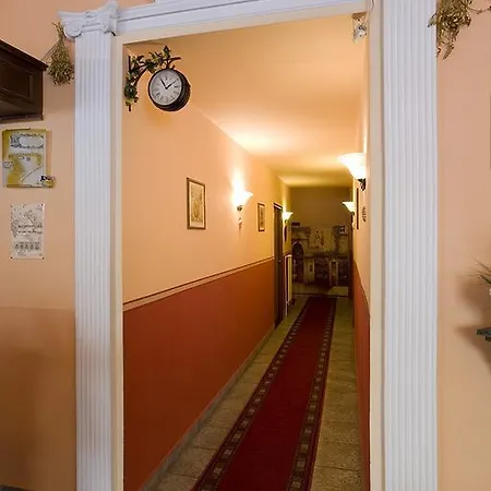 Columbo Hotel 3*