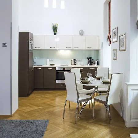 Modern Vsehrdova * Prague