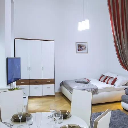 Modern Vsehrdova Прага