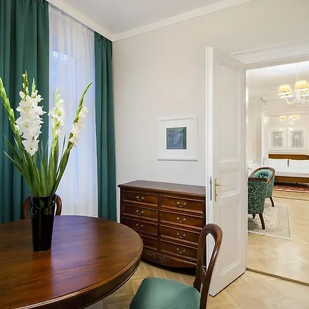 Apartment Manesova No.5