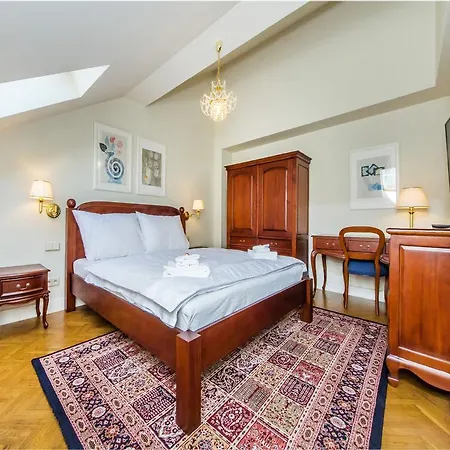 Manesova No.5 Apartment *