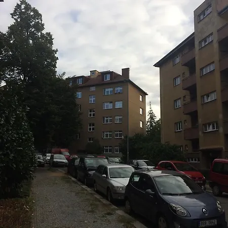 Eden Apartment *