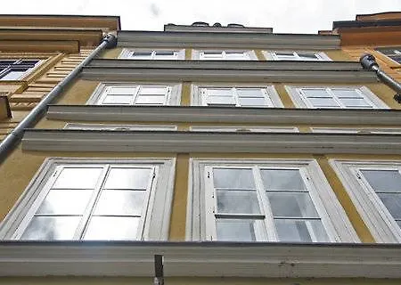 Mostecká 12 Hotel 3*