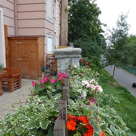 Victoria Design - Rehorova * Prague