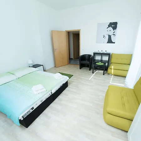 Apartment Lahovice, Prague
