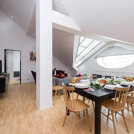 Empirent Wenceslas Square Apartments *