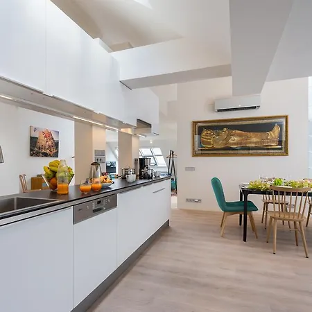 Empirent Wenceslas Square Apartments