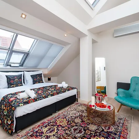 Empirent Wenceslas Square Apartments *