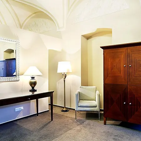 Hotel Little King U Malvaze 4*