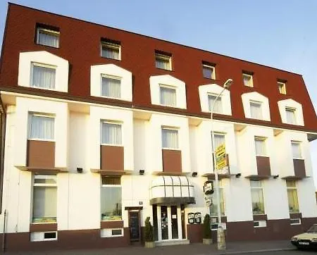 Henrietta Hotel