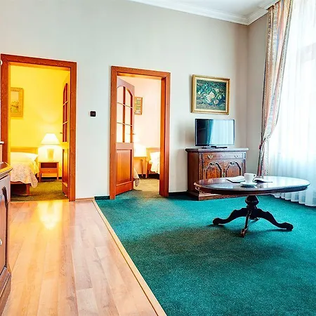 Bohemia Plaza 4*