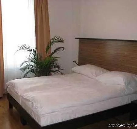 Angel Aparthotel 3*