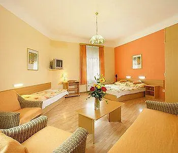 Golden Garni Prag