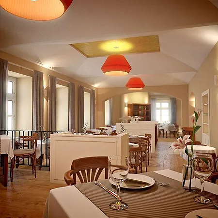 Hotel Three Crowns